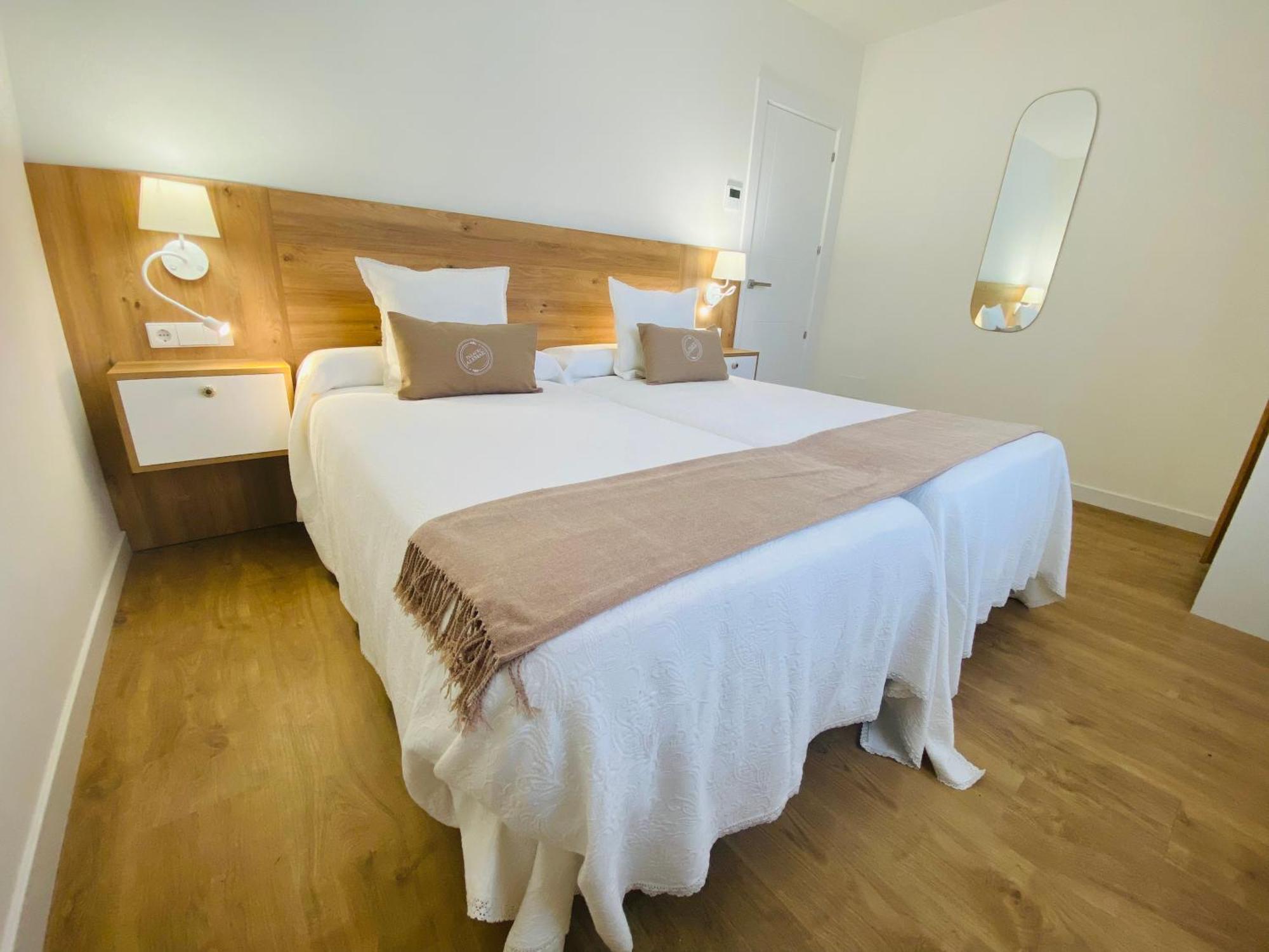Apartamentos Palacio Alemar ลอเรโด ภายนอก รูปภาพ